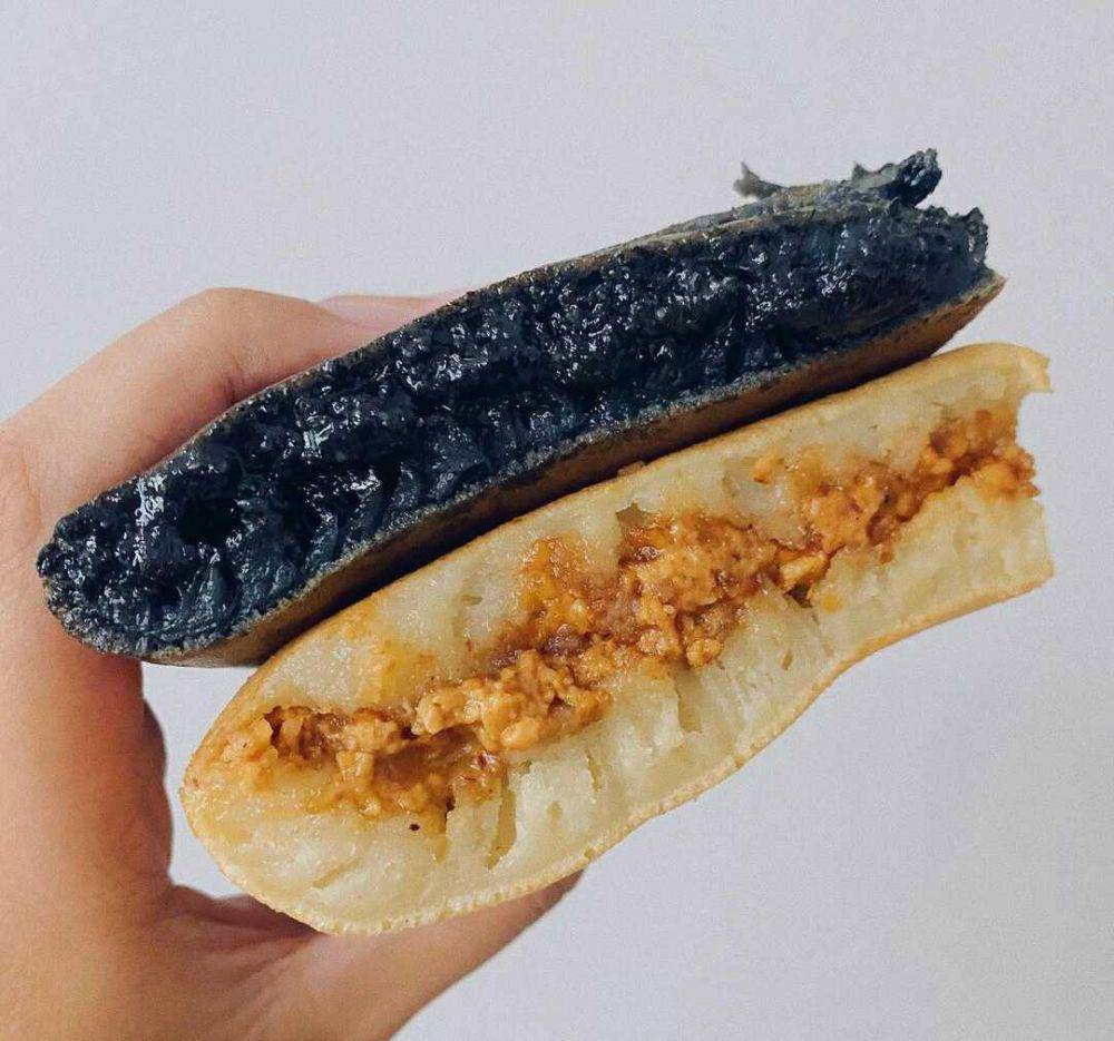 martabak manis (instagram.com/chummycraves)