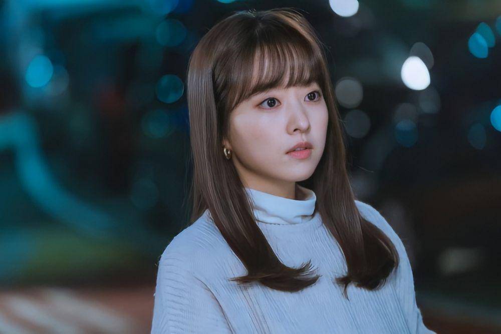 Park Bo Young (instagram.com/bhent_official)