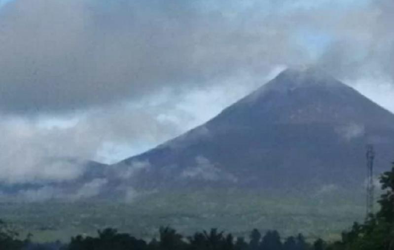 Gunung Soputan Bergeliat, Warga Minahasa Tenggara Diimbau Waspada