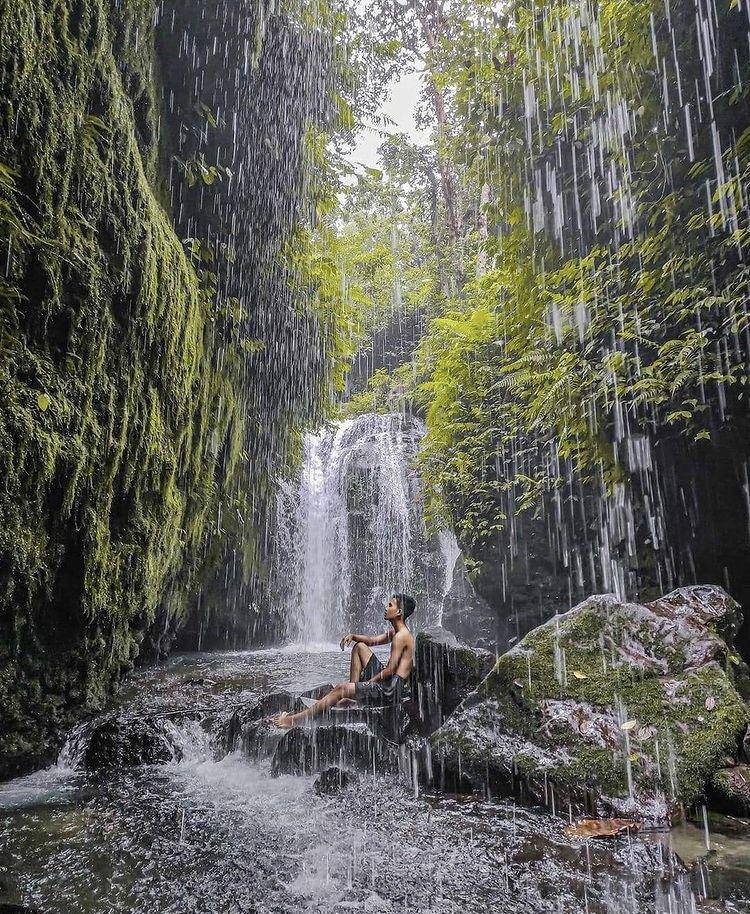 Air Terjun Batu Janggot (instagram.com/travelerkecelombok)