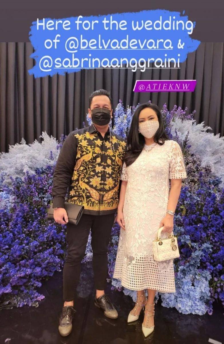 gaya tamu resespsi Belva-Bina (instagram.com/papap_edo)