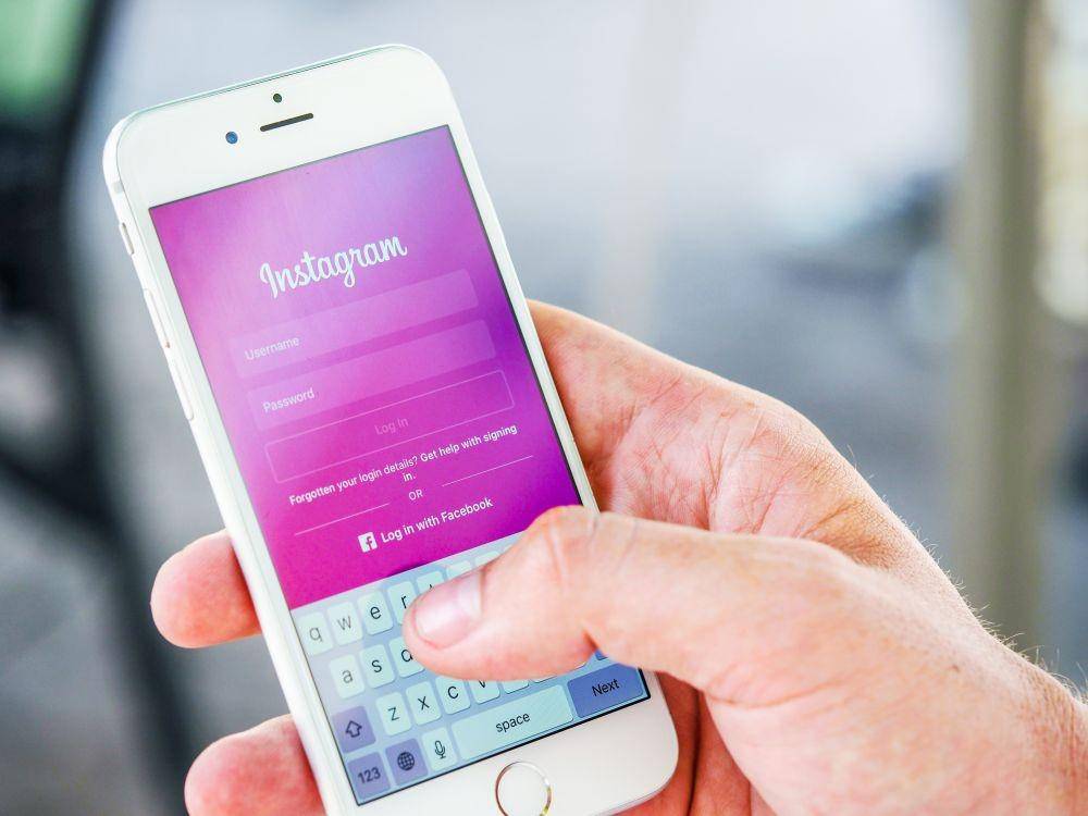 ilustrasi log out Instagram (pexels.com/energepic.com)