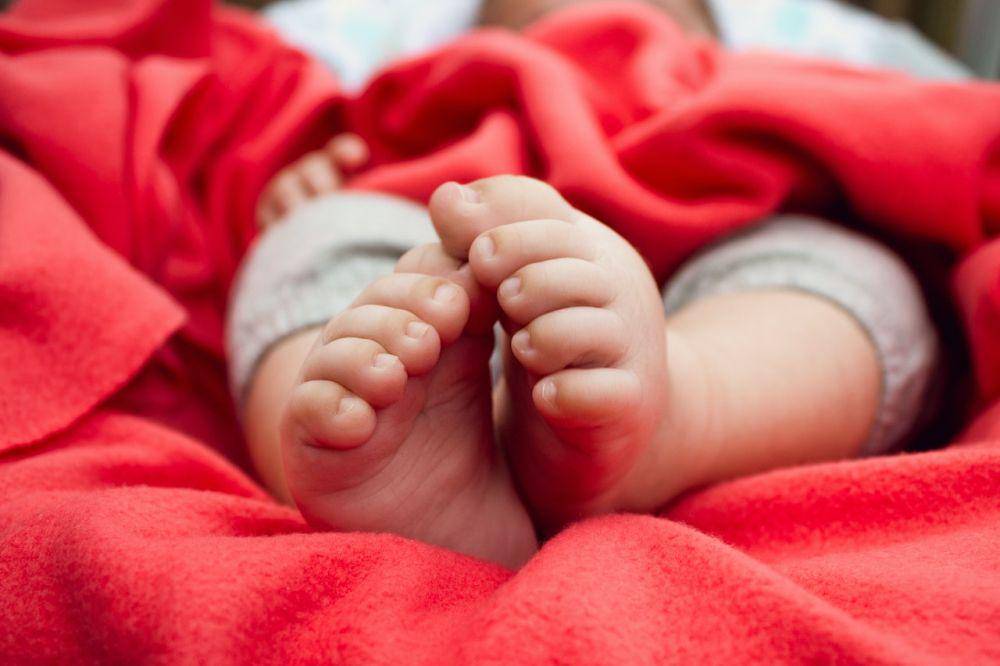 ilustrasi mitos bedong bayi (pexels.com/Designecologist)