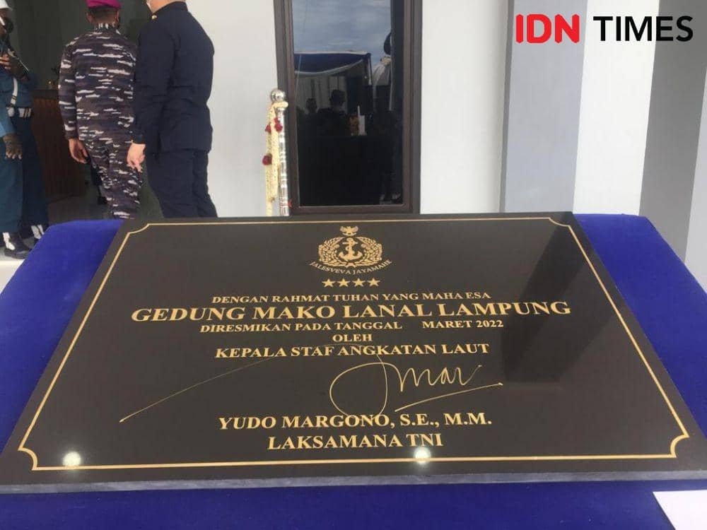 Kepala Staf Angkatan Laut (Kasal), Laksamana TNI Yudo Margono meresmikan Gedung Mako Lanal Lampung Caligi. (IDN Times/Tama Yudha Wiguna)