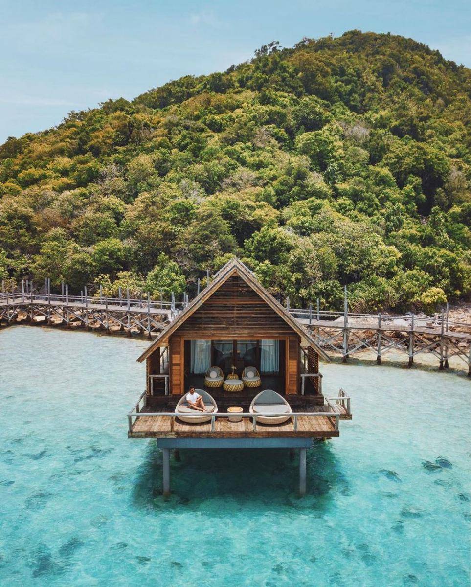 Bawah Reserve (instagram.com/alexpreview)