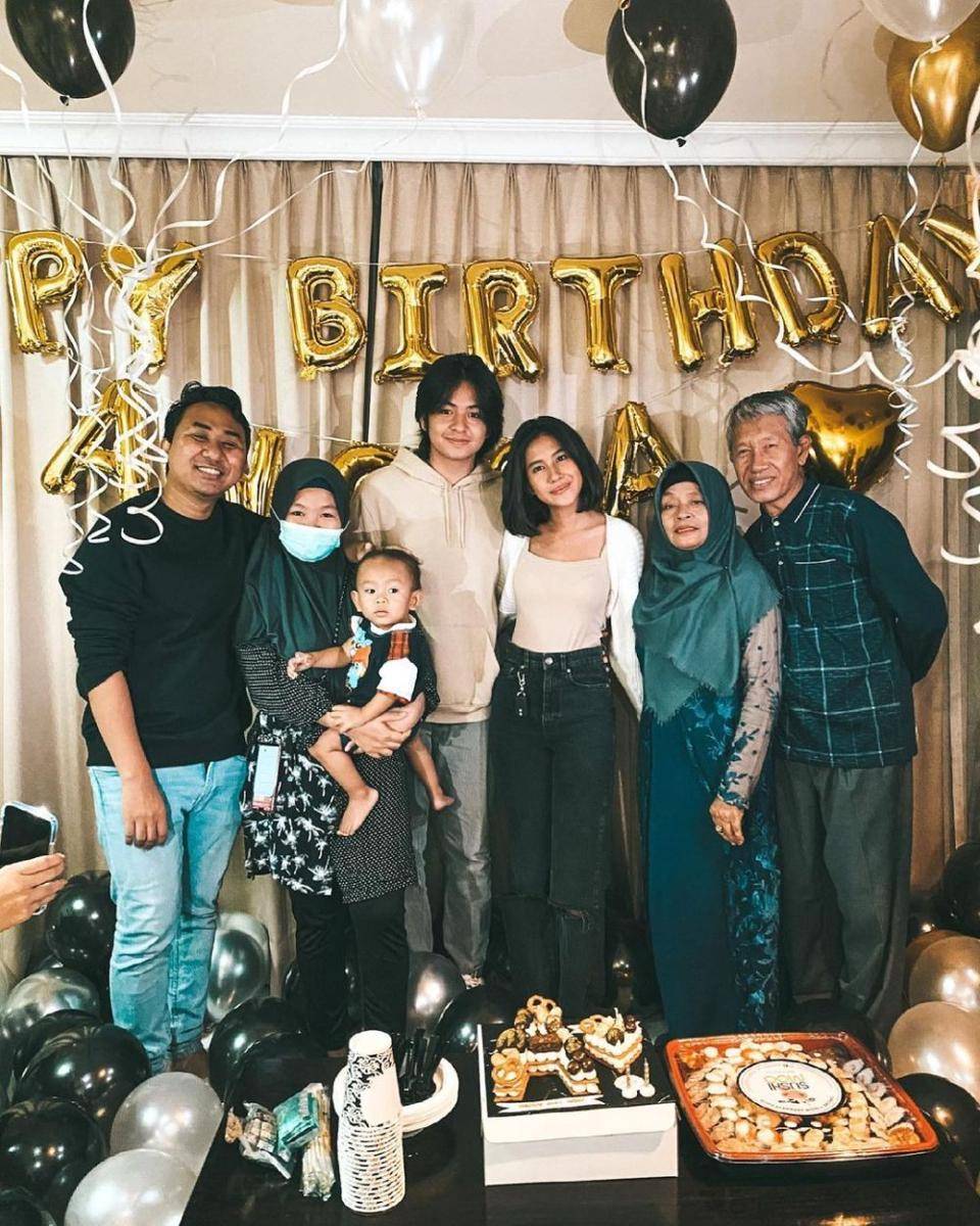 artis yang akrab sama keluarga pacar (instagram.com/anggayunandareal16)