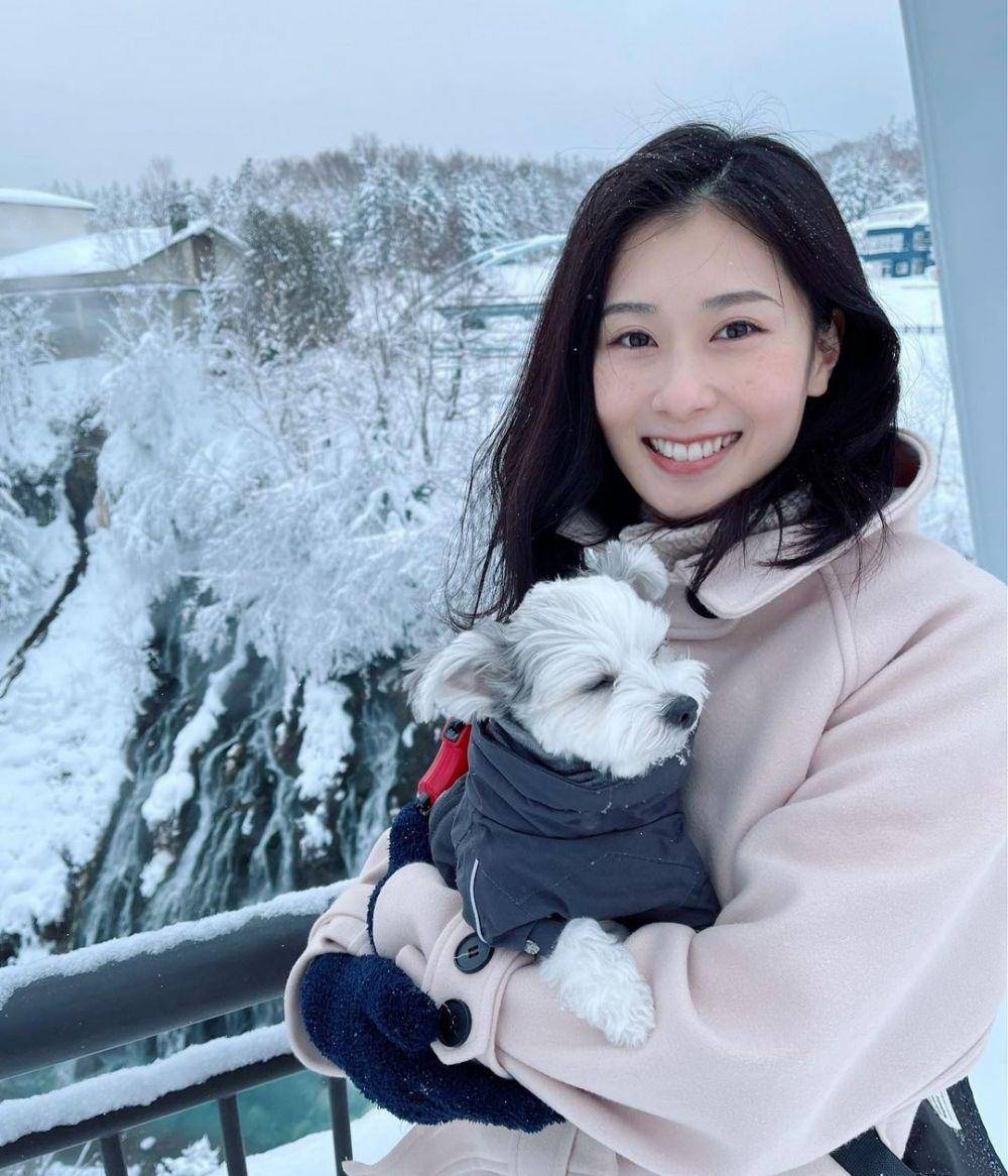 Konatsu Yoshida (instagram.com/k________________on)