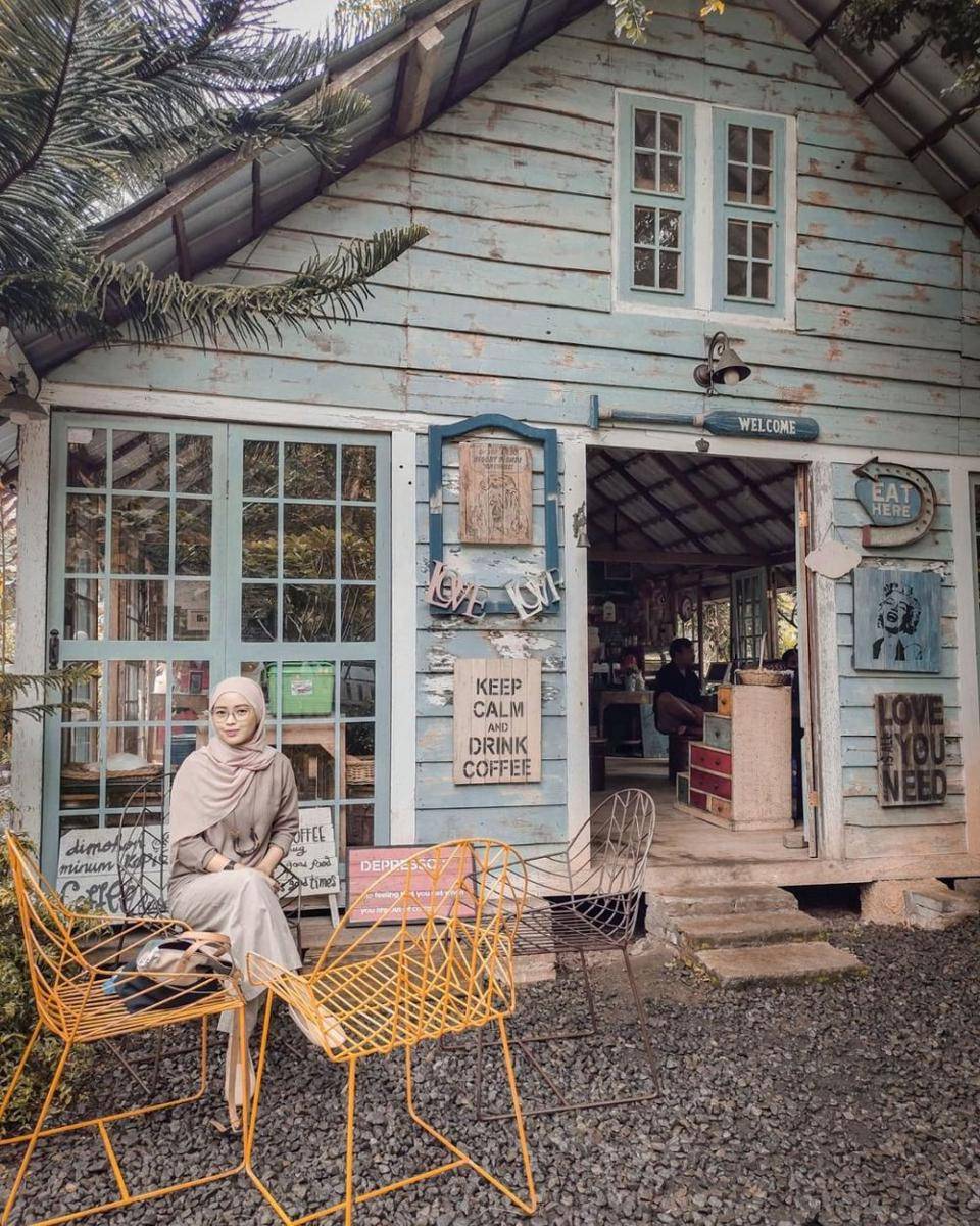 Warkop Modjok (instagram.com/anggie_arwini)