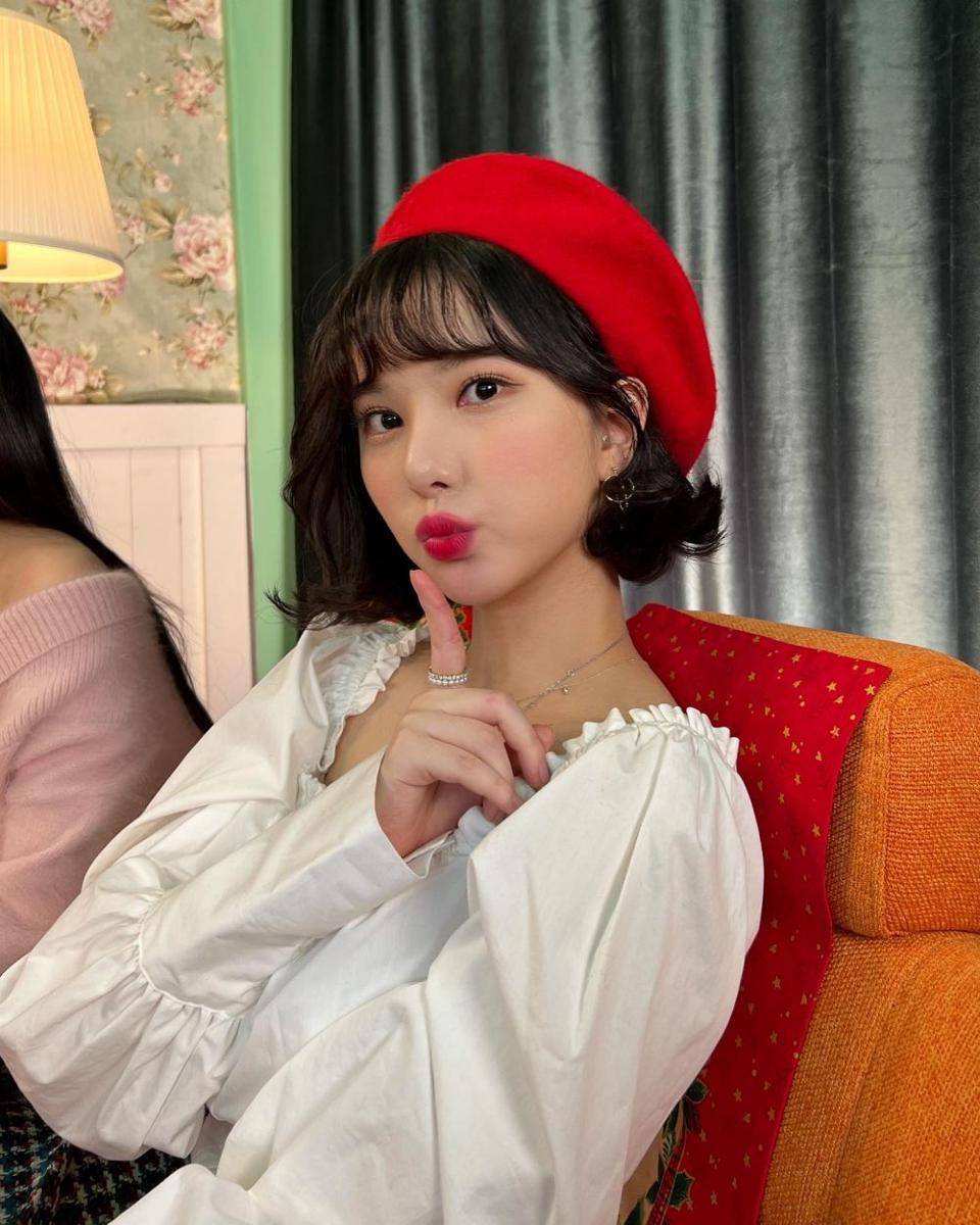 Eunha VIVIZ (instagram.com/rlo.ldl)