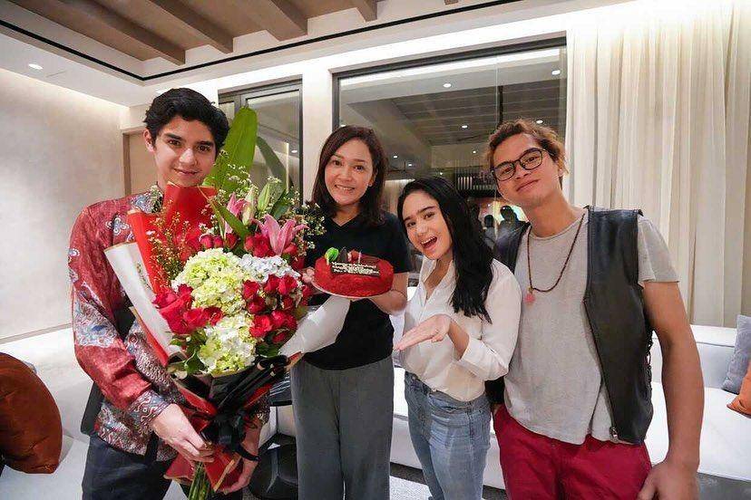 artis yang akrab sama keluarga pacar (instagram.com/alghazali7)