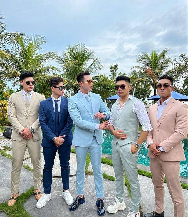 potret Verrell Bramasta-Athalla Naufal bareng sahabat di pernikahan sang mama (instagram.com/athallanaufal7)