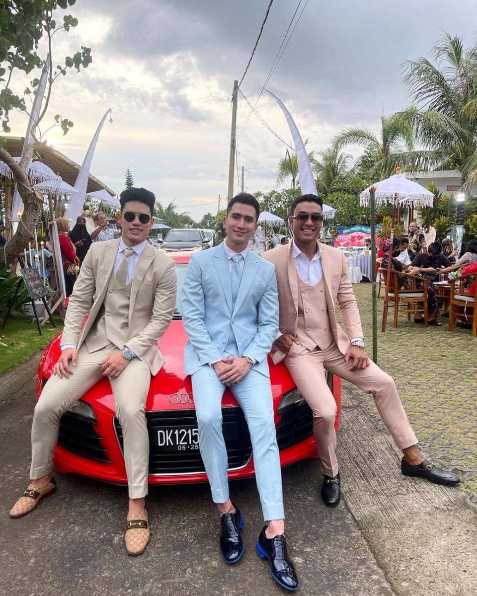 potret Verrell Bramasta-Athalla Naufal bareng sahabat di pernikahan sang mama (instagram.com/bramastavrl