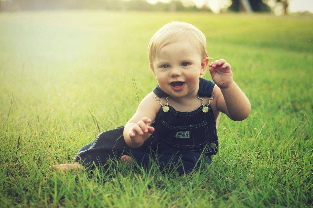 ilustrasi bayi gembira (pixabay.com/Greyerbaby)