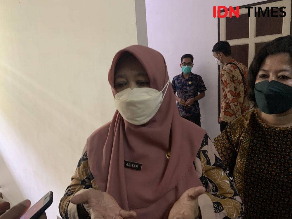 Kepala Dinas PPPA Kota Bandar Lampung, Sri Asiyah. (IDN Times/Rohmah Mustaurida).