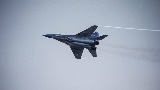 Ilustrasi jet tempur jenis MiG-29 milik Polandia (Twitter/Tomi T Ahonen)