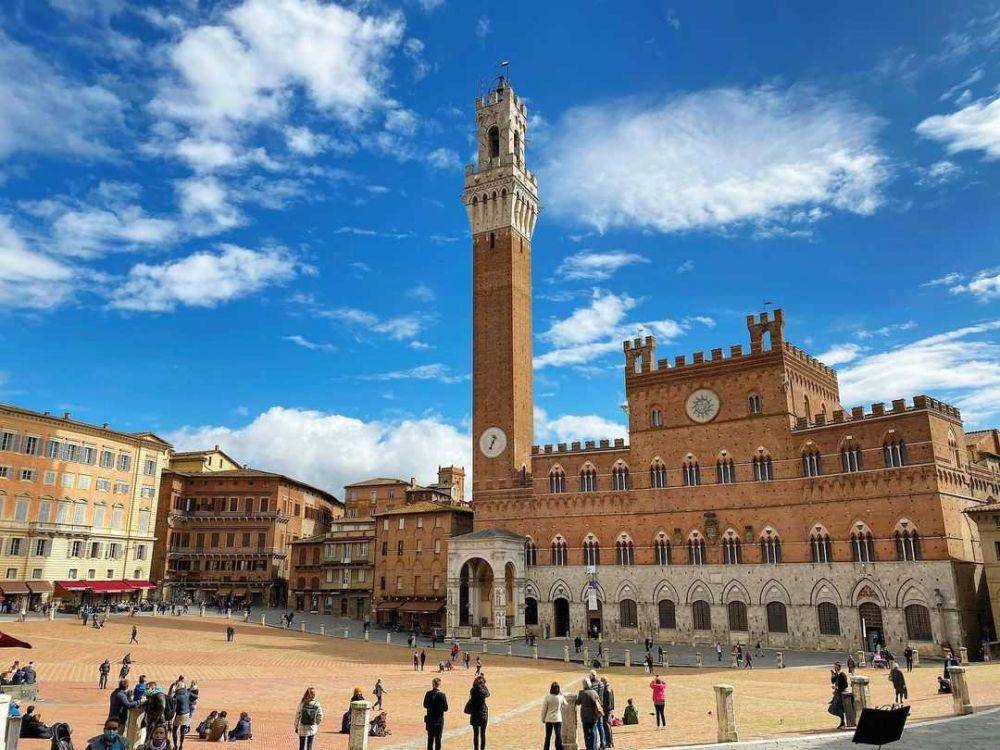 Palazzo Pubblico (instagram.com/lucchesiirene)