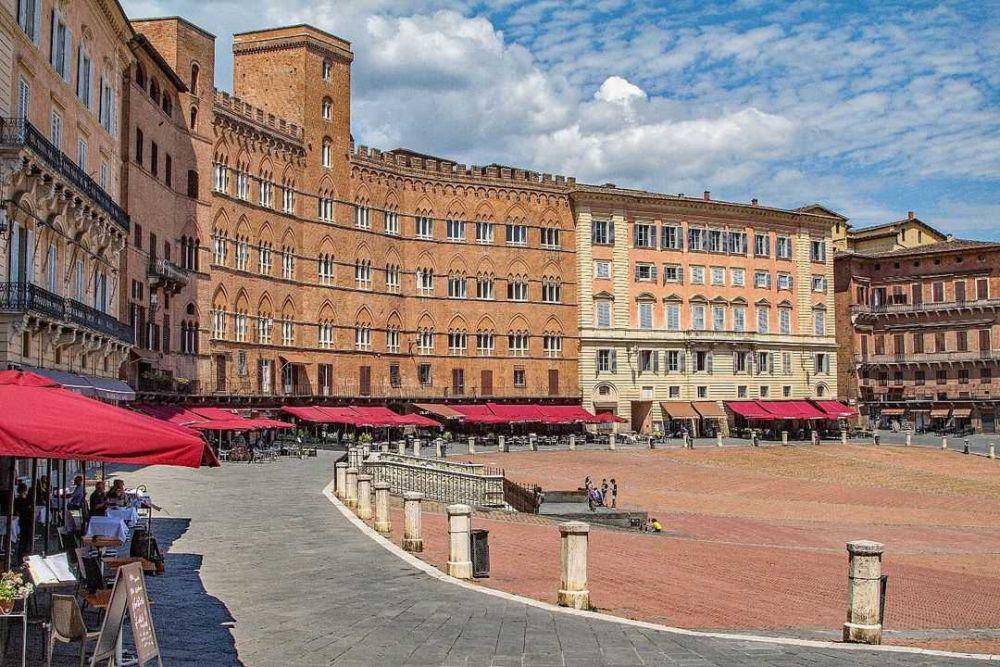 Piazza del Campo (instagram.com/20regionsin2years)