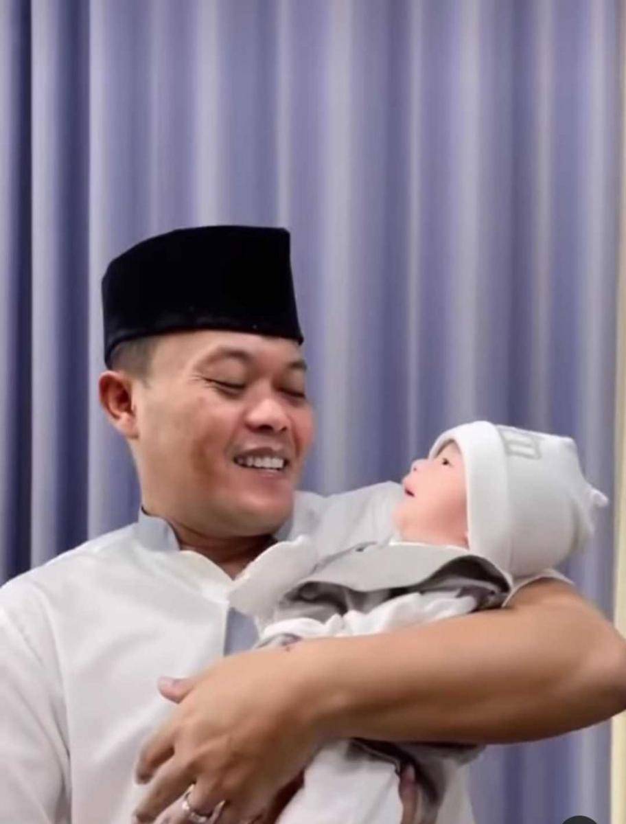 potret Sule momong Adzam (instagram.com/ferdinan_sule)