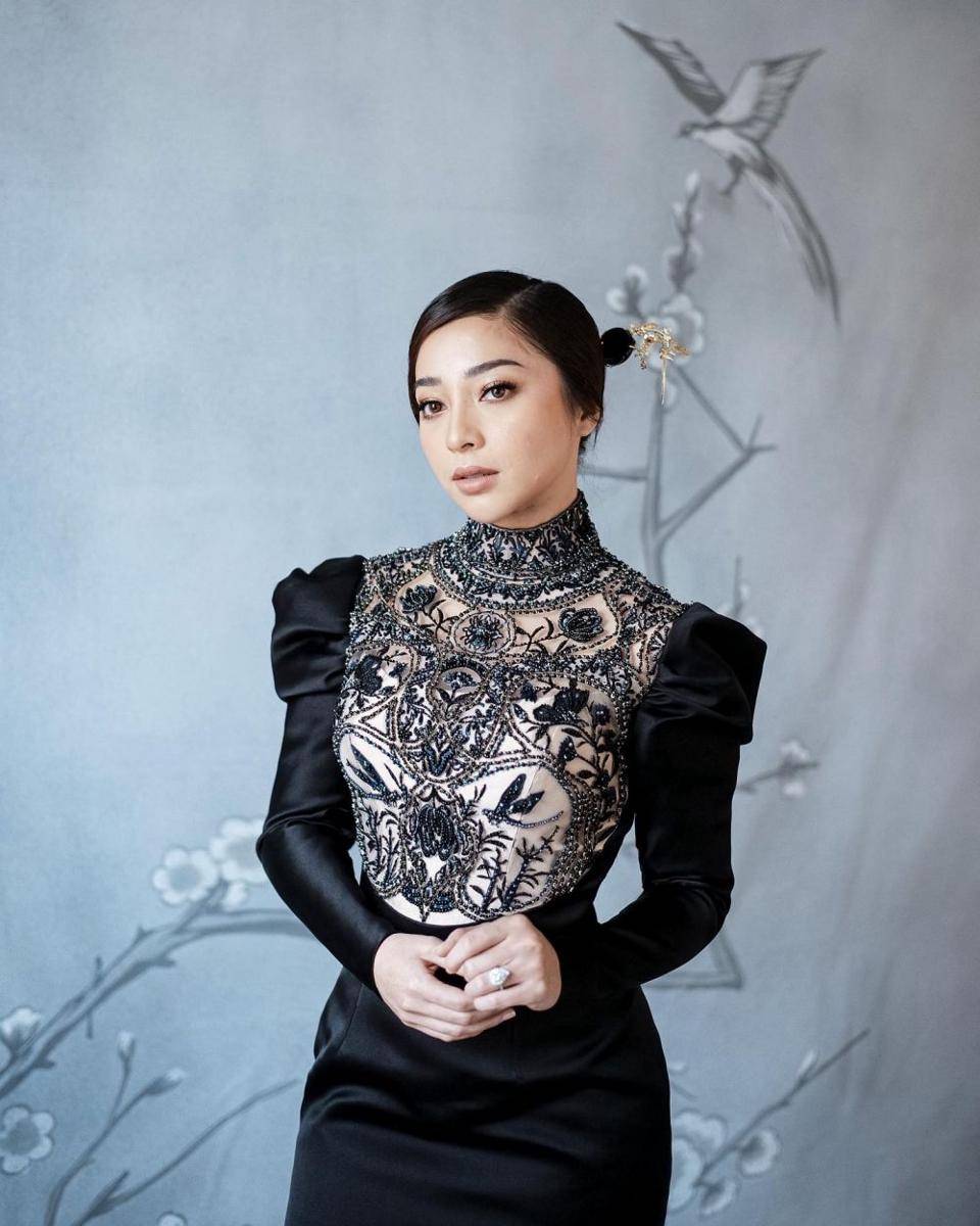 Artis pakai gaun pengantin rancangan Hian Tjen. (instagram.com/hiantjen)