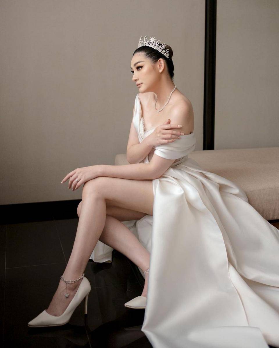 Artis pakai gaun pengantin rancangan Hian Tjen. (instagram.com/hiantjen)