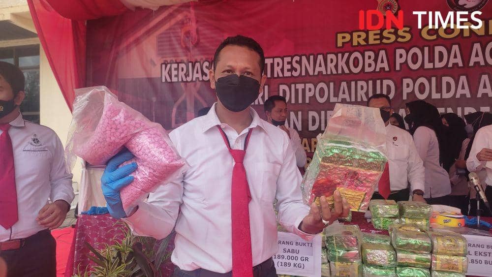 Tim gabungan gagalkan penyeludupan 189 Kg sabu dan 38.850 butir pil ekstasi. (Muhammad Saifullah/IDN Times)