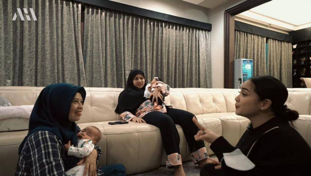 momen Baby Ameena dijenguk Rayyanza (youtube.com/AH)