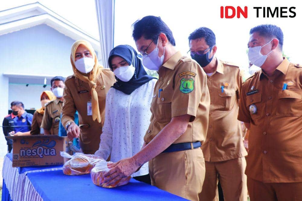 (Suasana OP Minyak Goreng di kecamatan Plakat Tinggi kabupaten Muba) IDN Times/Istimewa