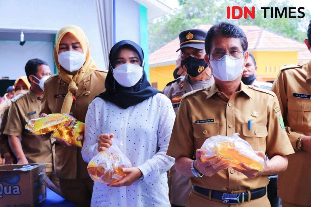 Warga Muba Diberi Kupon Agar Tertib Membeli Minyak Goreng Murah