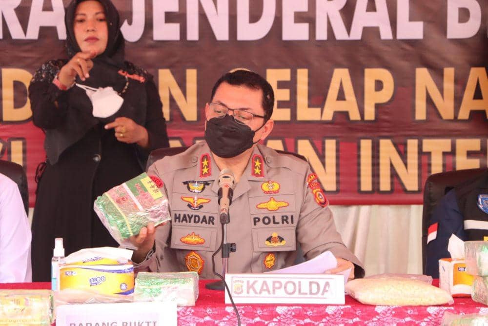Tim gabungan gagalkan penyeludupan 189 Kg sabu dan 38.850 butir pil ekstasi. (Muhammad Saifullah/IDN Times)