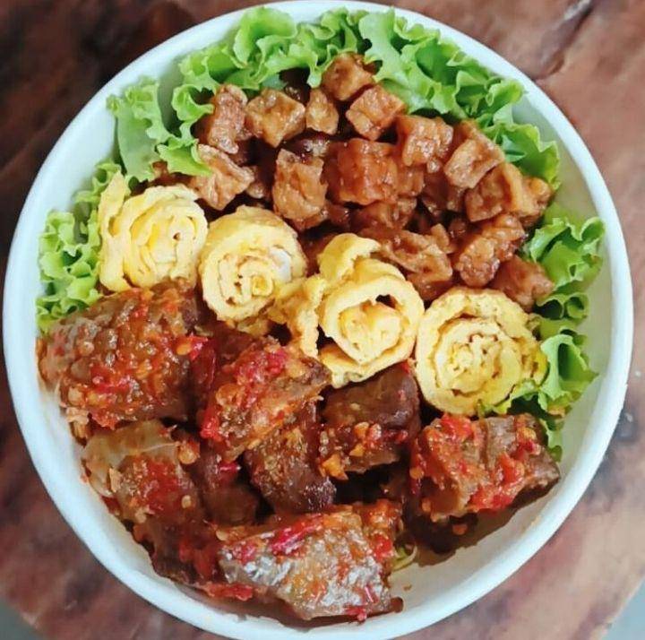 sego bodrek khas Banyuwangi (instagram.com/vilistianz_fs)