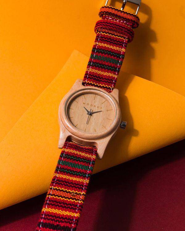 Jam tangan kayu Woodka (instagram.com/woodka_)