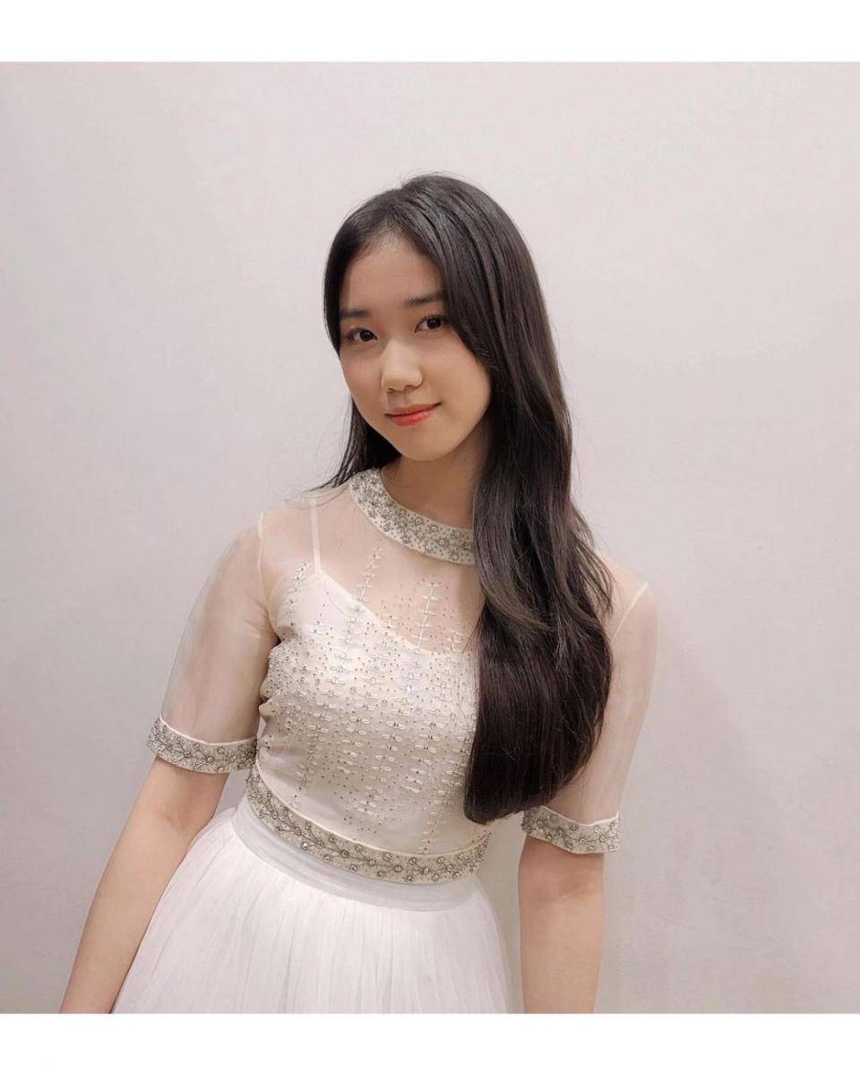 Lee Re (instagram.com/cjes.tagram)