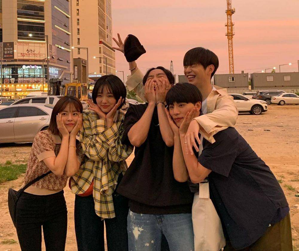 Kang Daniel, Chae Soo Bin, Park Sung Joon, Kim Woo Seok, dan Min Do Hee (instagram.com/mdh0925_)