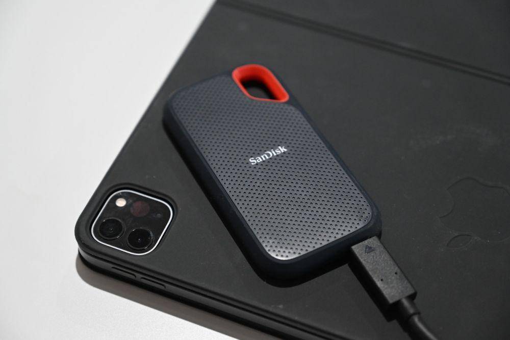 potret SanDisk Extreme Pro v2 (appleinsider.com)