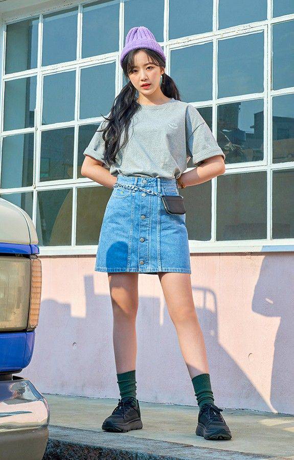 outfit girly Shuhua (G)I-DLE (twitter.com/karinaa00480465)