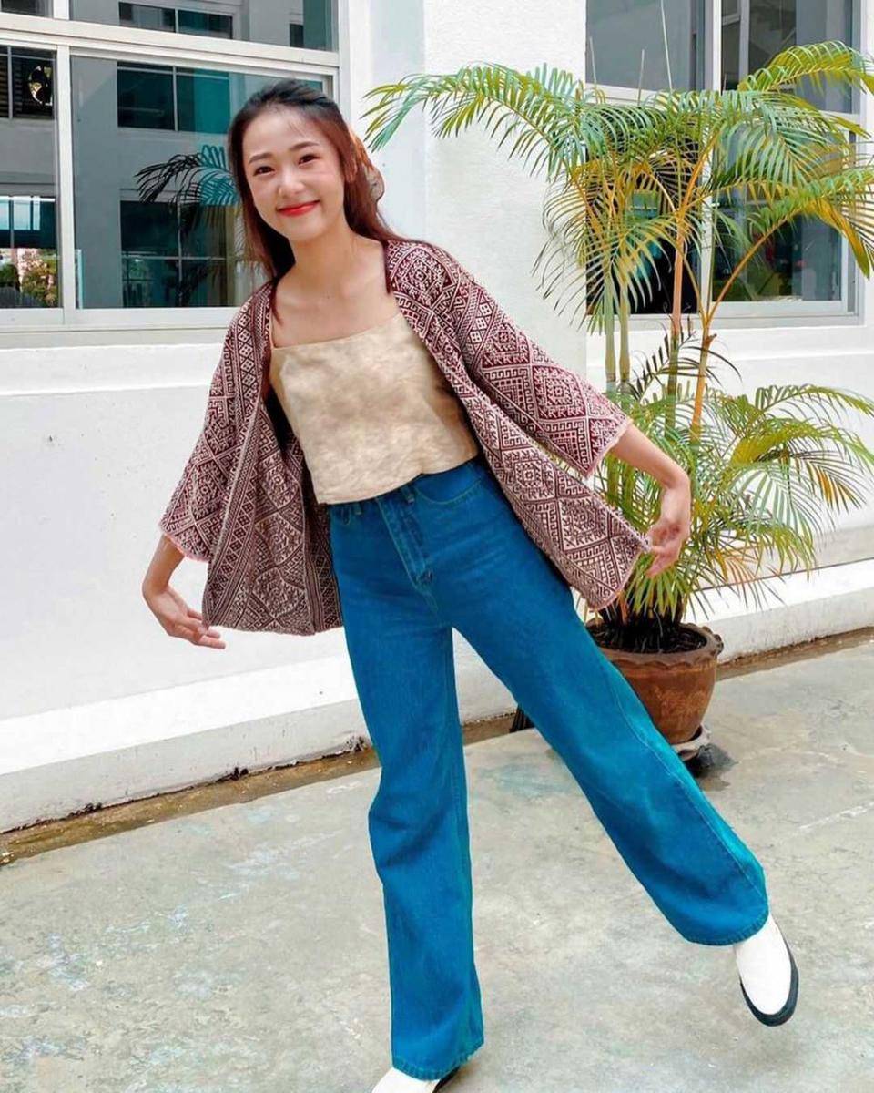 loose pants ala Film Rachanun (instagram.com/fr.racha)