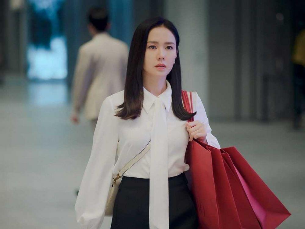 10 Harga Koleksi Tas Son Ye Jin di Drama Thirty Nine, Elegan!