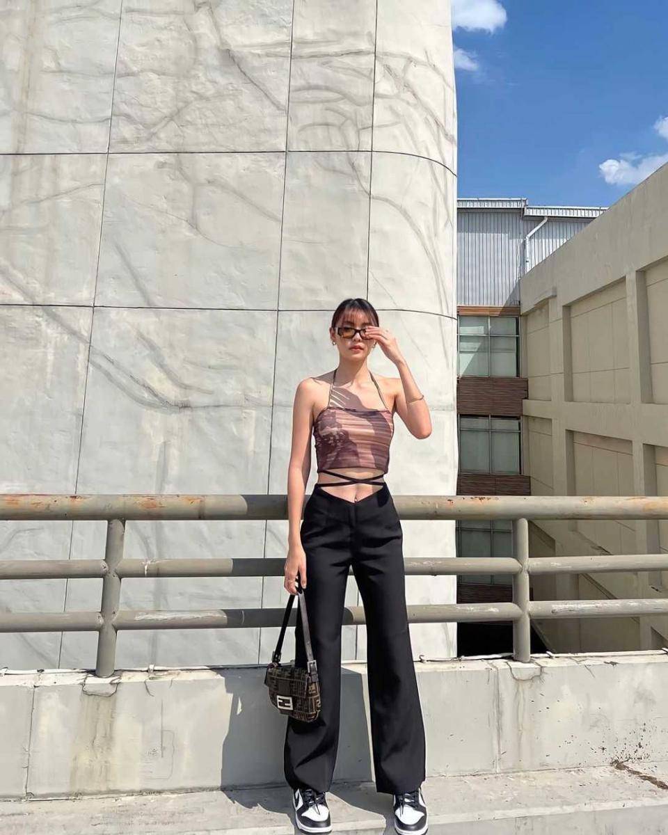 loose pants ala Kapook Phatchara (instagram.com/kapookphat)
