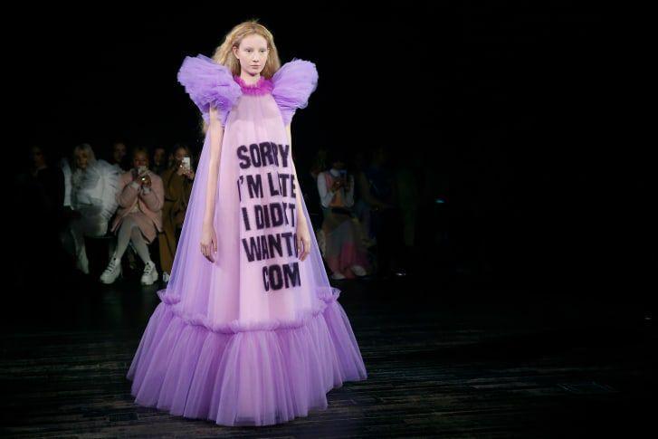 Tak Terlupakan, 10 Momen Ikonik Paris Fashion Week Sejak Awal Digelar