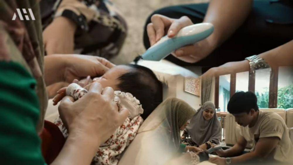 momen sedih Atta mencukur rambut baby Ameena (youtube.com/AH)