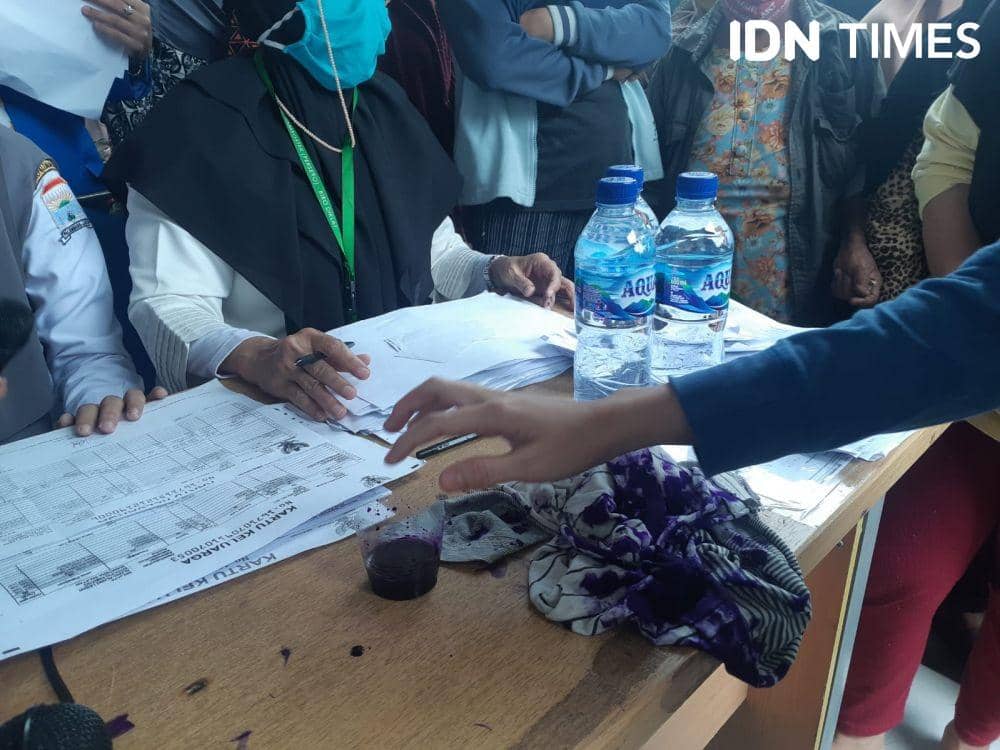 Palembang Atur Skema Celup Tinta Awasi Distribusi Minyak Goreng (IDN Times/Feny Maulia Agustin)