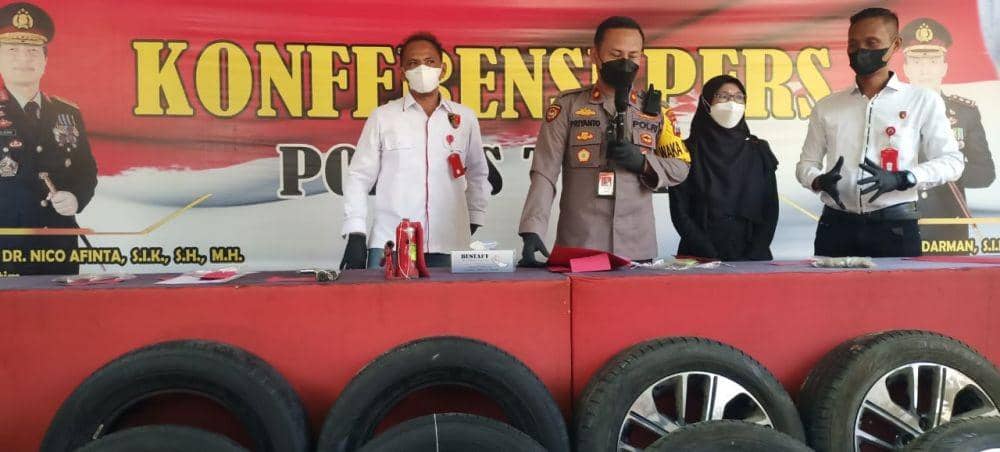 Polisi berhasil membekuk pelaku pencurian ban mobil di Tuban. Dok Istimewa