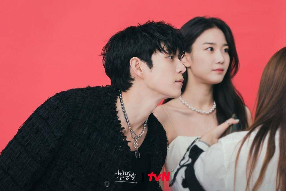 Kim Young Dae dalam still cuts drama Shooting Star (instagram.com/tvn_drama)