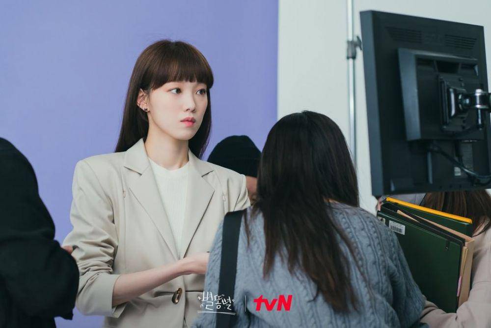 Lee Sung Kyung dalam still cuts drama Shooting Star (instagram.com/tvn_drama)