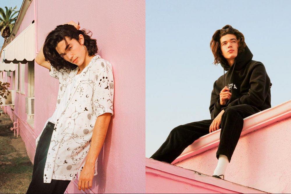9 Inspirasi Outfit Kasual ala Conan Gray, Super Modis!