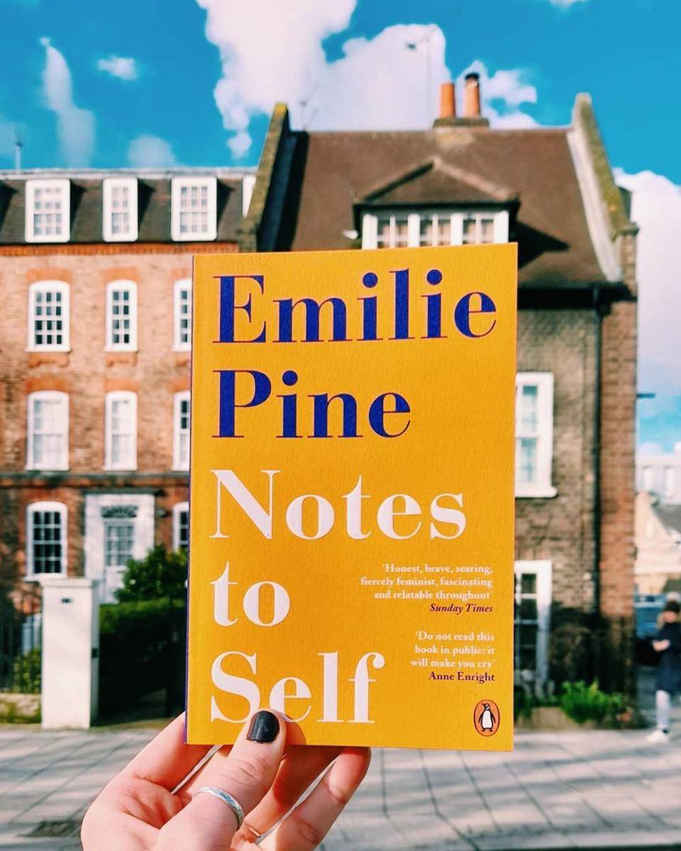 buku Note to Self karya Emilie Pine (instagram.com/whatgracereads)