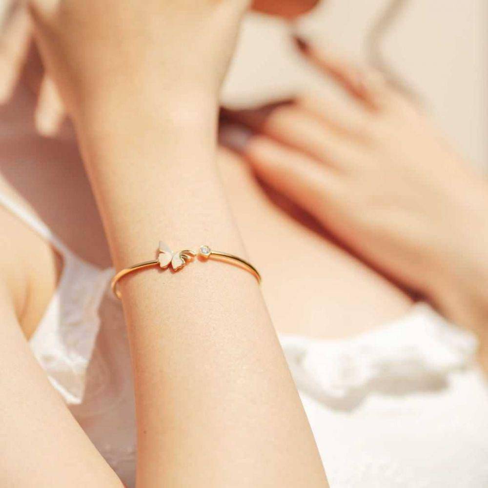 Gelang Emas Sukma Metamorfosa dari Larasatie (instagram.com/larasatie.indonesia)