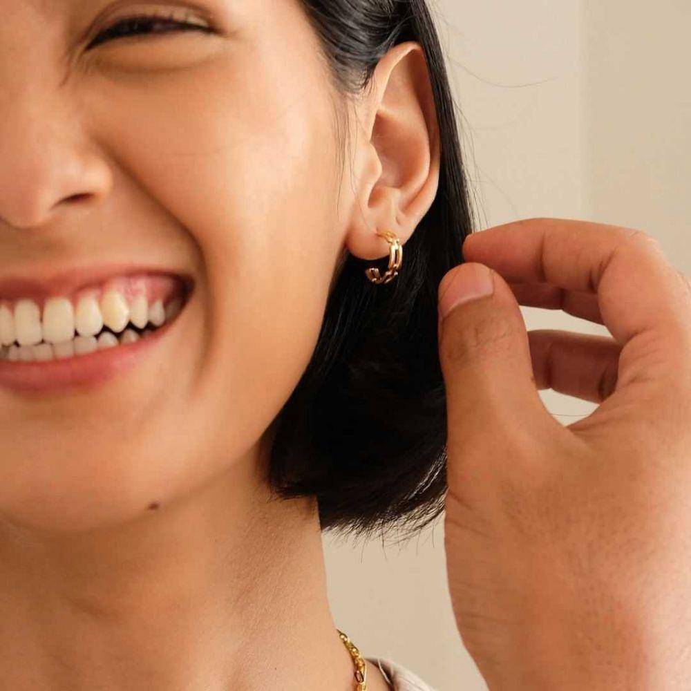 Eara Gold Earrings dari Aurum Lab Jewelry (instagram.com/aurum.lab)