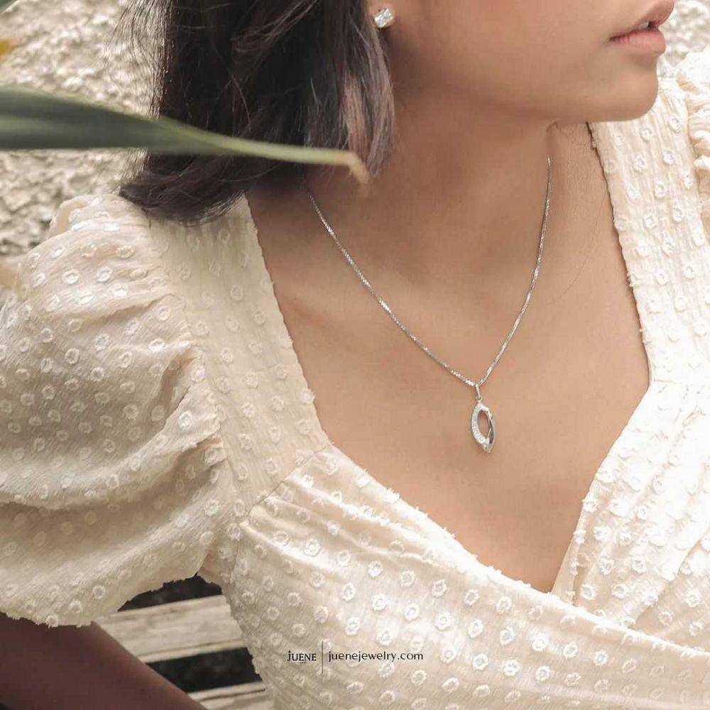 Zeline Pendant 01 dari Juene Jewelry (instagram.com/juene.jewelry)