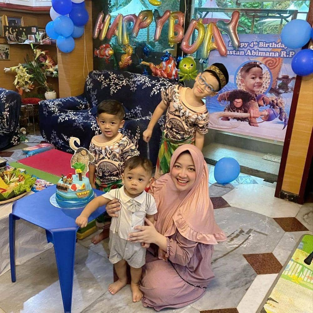 maissy (instagram.com/pramaisshelarinda.md)